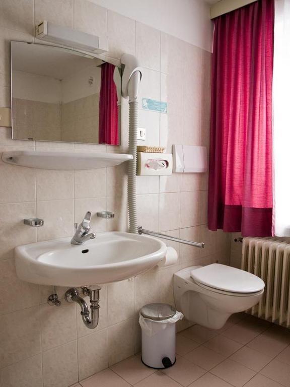 Hotel Olympia Wolkenstein in Gröden Zimmer foto